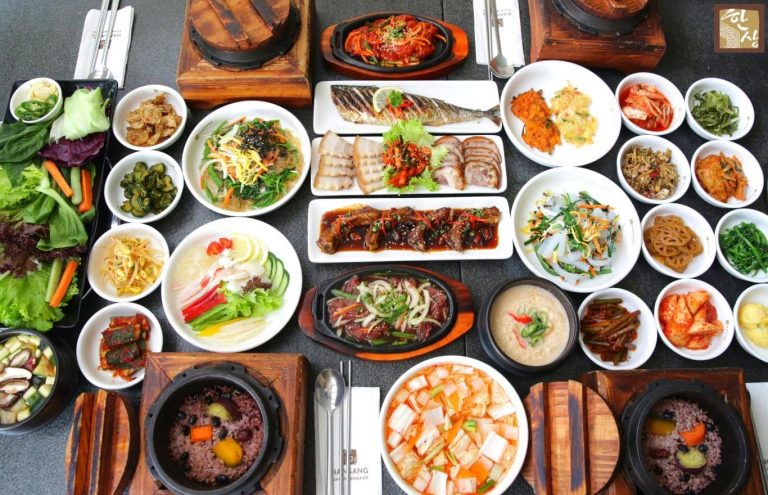 Top 20 Địa Điểm Ăn Uống Quận 10 Ngon Tại Sài Gòn Mà Bạn Không Thể Bỏ Qua