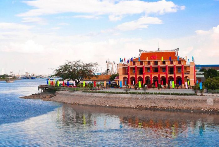 Một trong những địa điểm nổi tiếng ở Sài Gòn - Bến Nhà Rồng
