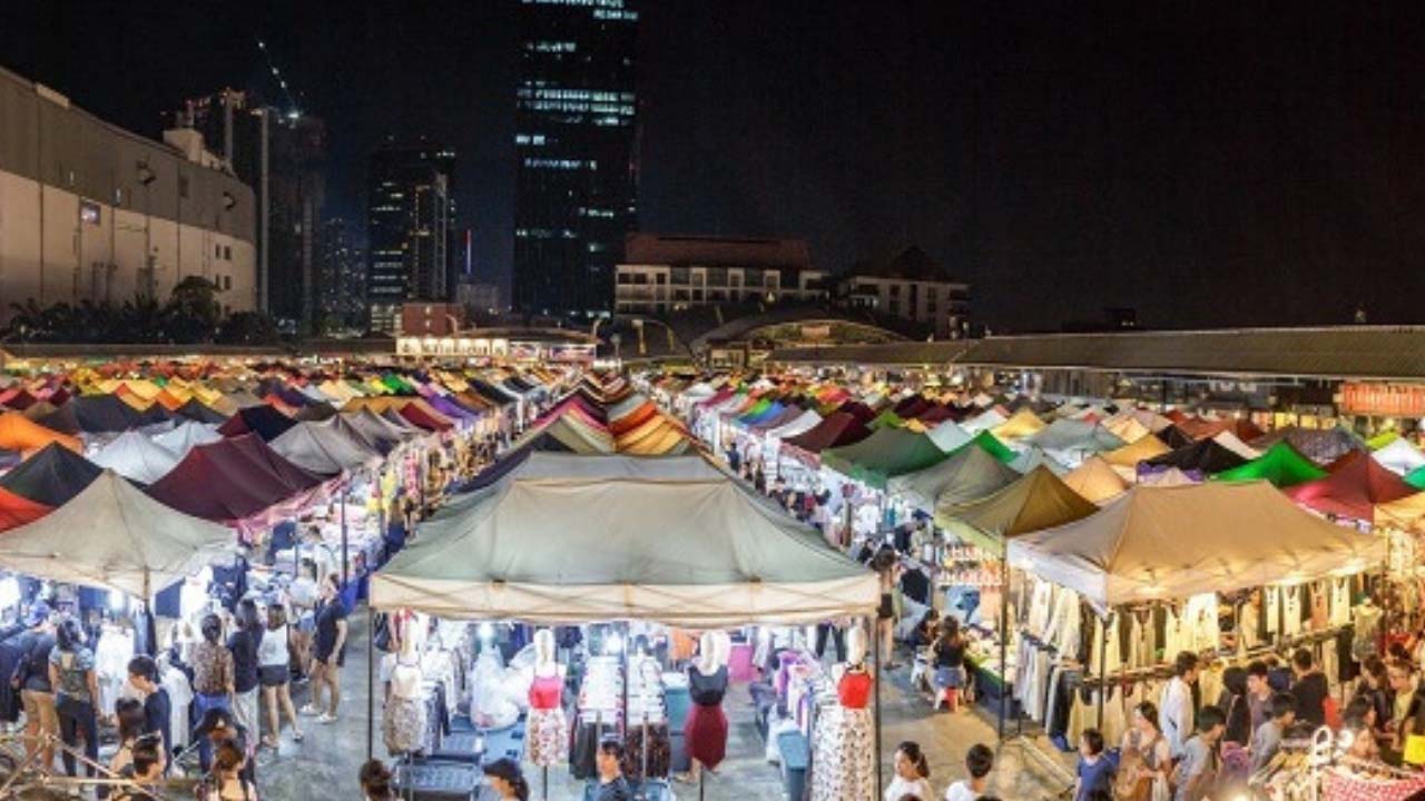 Chợ đêm Hạ Long - Địa điểm du lịch hạ long nổi tiếng