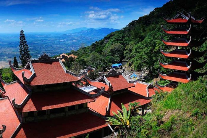 Chùa Núi Tà Cú - Địa điểm du lịch Phan Thiết - nguồn: internet
