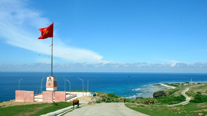 Cột cờ Tổ quốc Đảo Lý Sơn - Địa điểm du lịch Lý Sơn