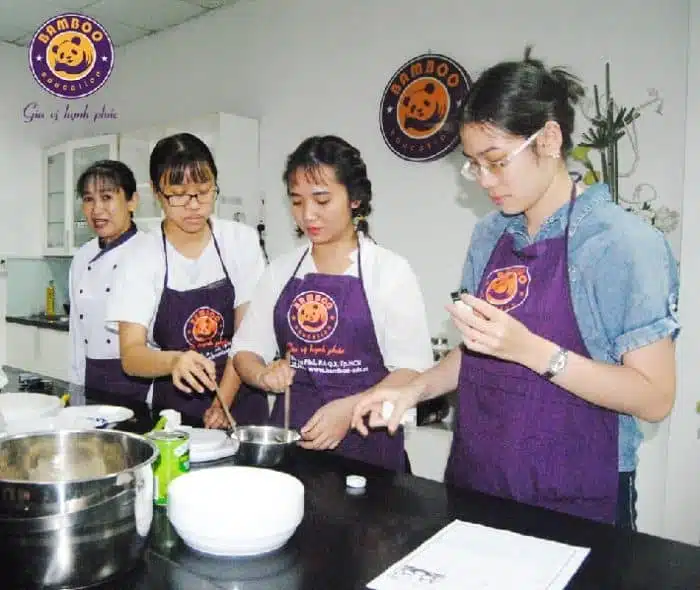 Bamboo Education- học làm bánh ở TPHCM | Nguồn: info@bambooedu.vn