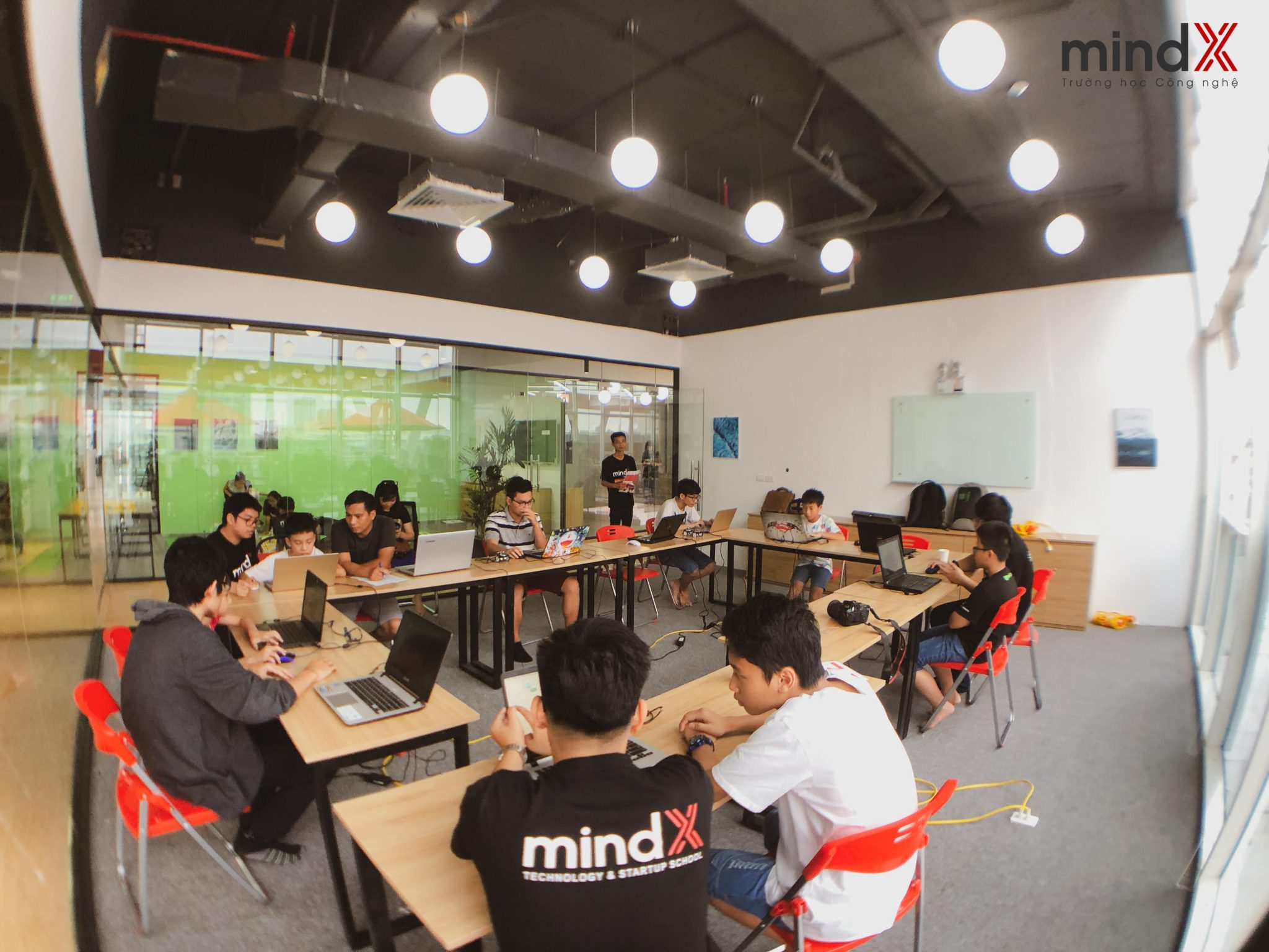 Lớp học lập trình cho trẻ em TPHCM - Trung tâm MindX | Nguồn: MindX