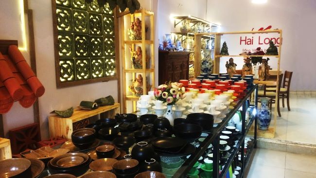 Gốm Hải Long là một gia đình kinh doanh ở Bát Tràng hơn ba thập kỷ và bây giờ là nổi tiếng nhất Bát Tràng | Nguồn: Gốm Hải Long
