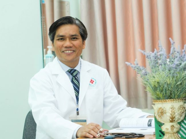 Tiến sĩ Đinh Vinh Quang đã có nhiều nghiên cứu sâu rộng về đột quỵ và mạch não trong suốt quá trình làm việc của mình | Nguồn: Tiến sĩ Đinh Vinh Quang