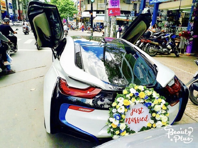 BMW I8 Auto Huy Hoàng trong lễ rước dâu | Nguồn: Auto Huy Hoàng