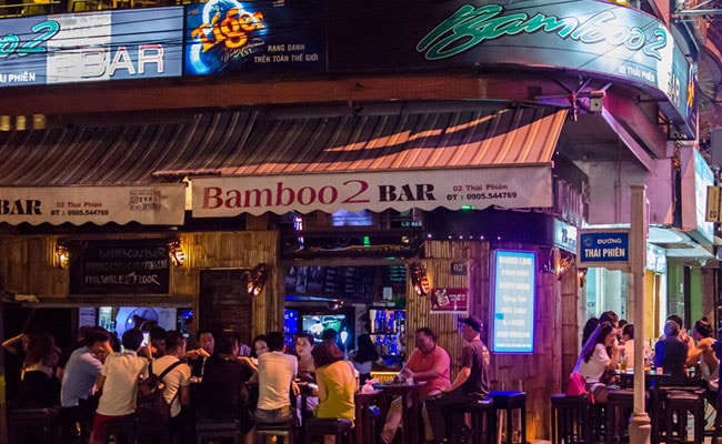 Bamboo Bar là sự kết hợp độc đáo giữa ảnh hưởng của phương Đông và phương Tây | Nguồn: Bamboo Bar