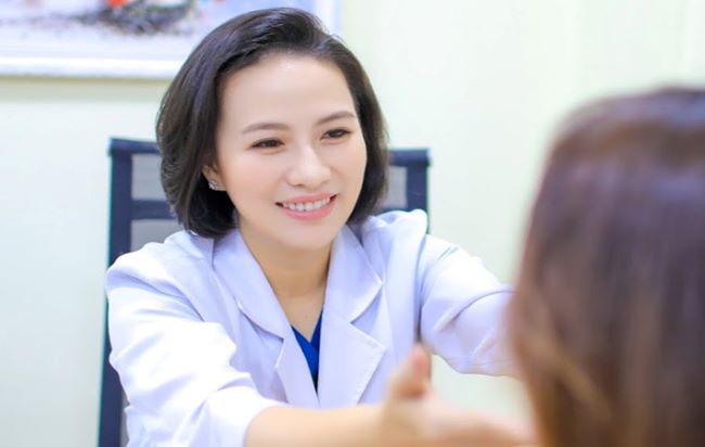 Bác sĩ Nguyễn Phương Thảo có nền tảng học vấn vững vàng và chuyên môn lâm sàng đáng kể | Nguồn: Bác sĩ Nguyễn Phương Thảo 