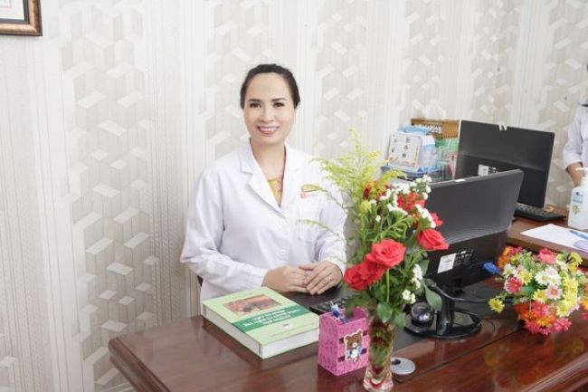 Bác sĩ da liễu Trần Thị Hoài Hương đã có hơn 20 năm kinh nghiệm trong lĩnh vực da liễu | Nguồn: Bác sĩ da liễu Trần Thị Hoài Hương