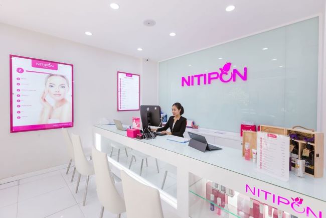 Chính sự theo đuổi không ngừng của việc cải tiến chất lượng đã giúp Nitipon Clinic nhận được sự tin tưởng và tôn trọng của khách hàng | Nguồn: Nitipon Clinic 